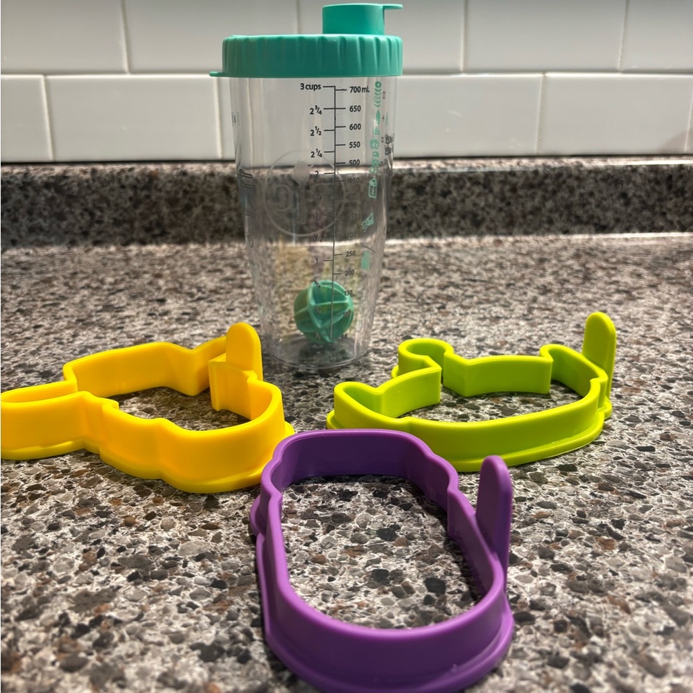 Pampered Chef Pancake Shaker + Toy Story Pancake Molds
